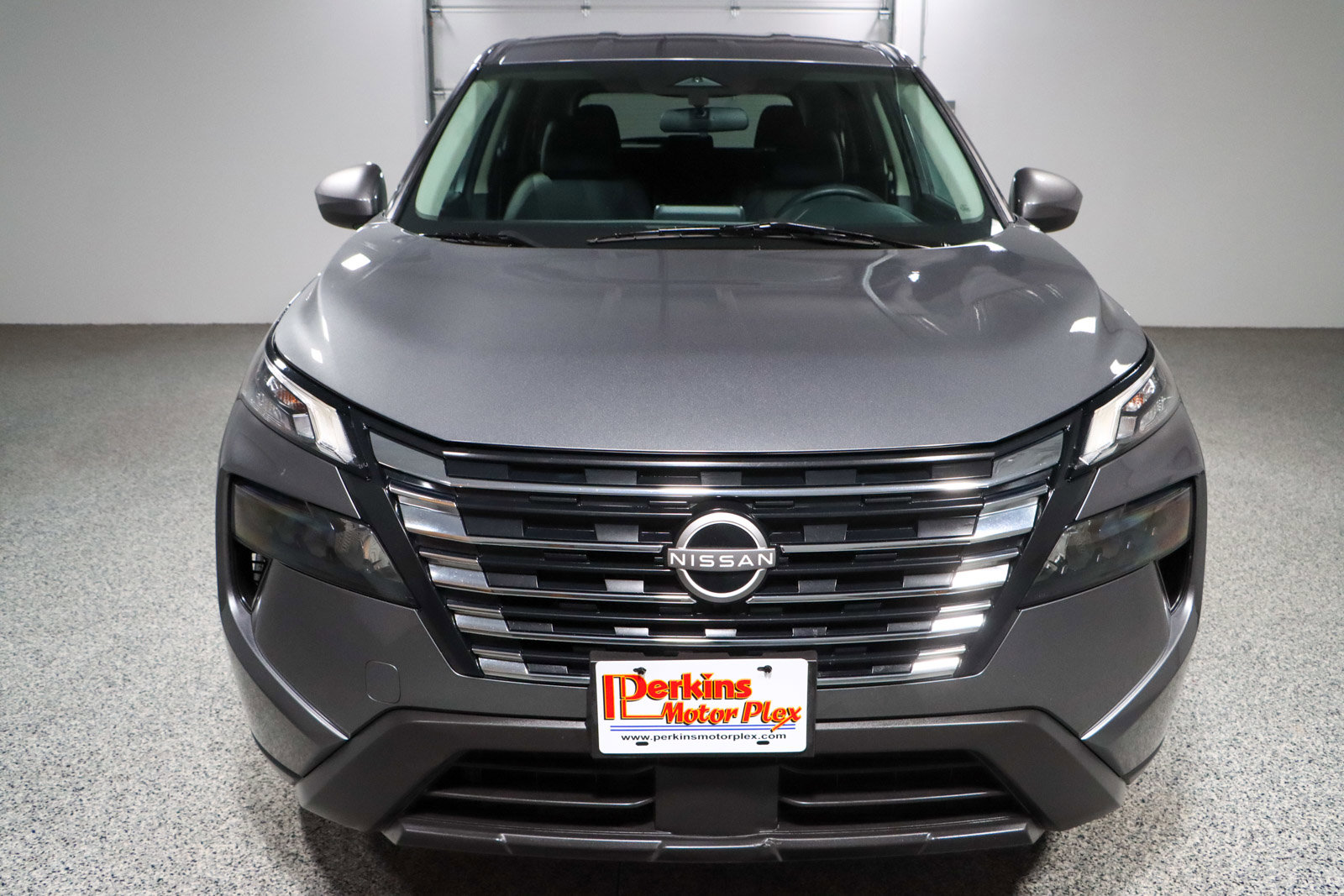 Used 2024 Nissan Rogue SV image 4