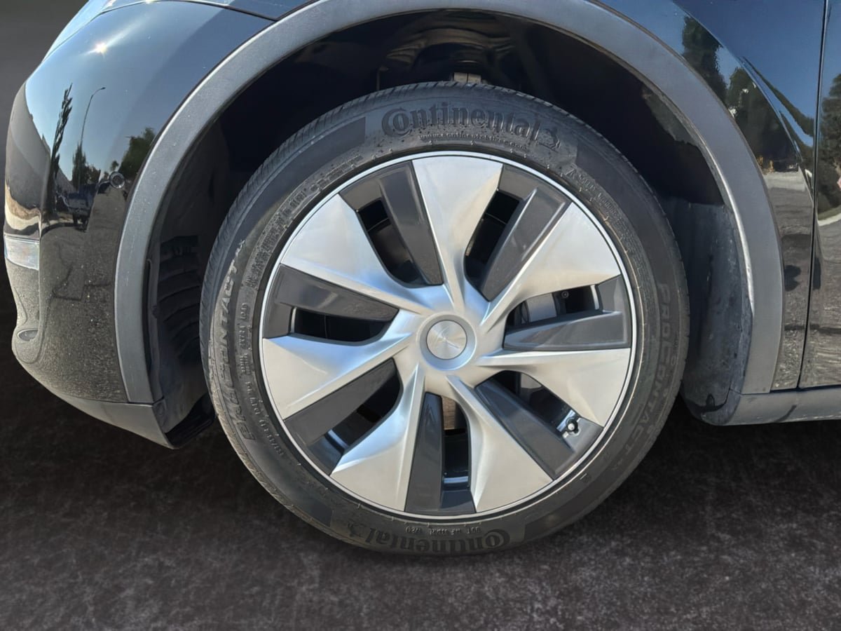 Used 2022 Tesla Model Y Long Range AWD/4WD image 9