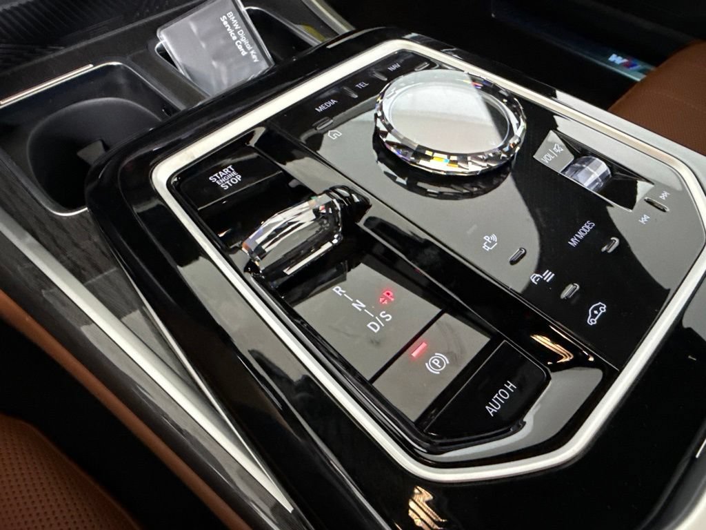 New 2026 BMW 750e xDrive w/ Executive Package AWD/4WD image 14