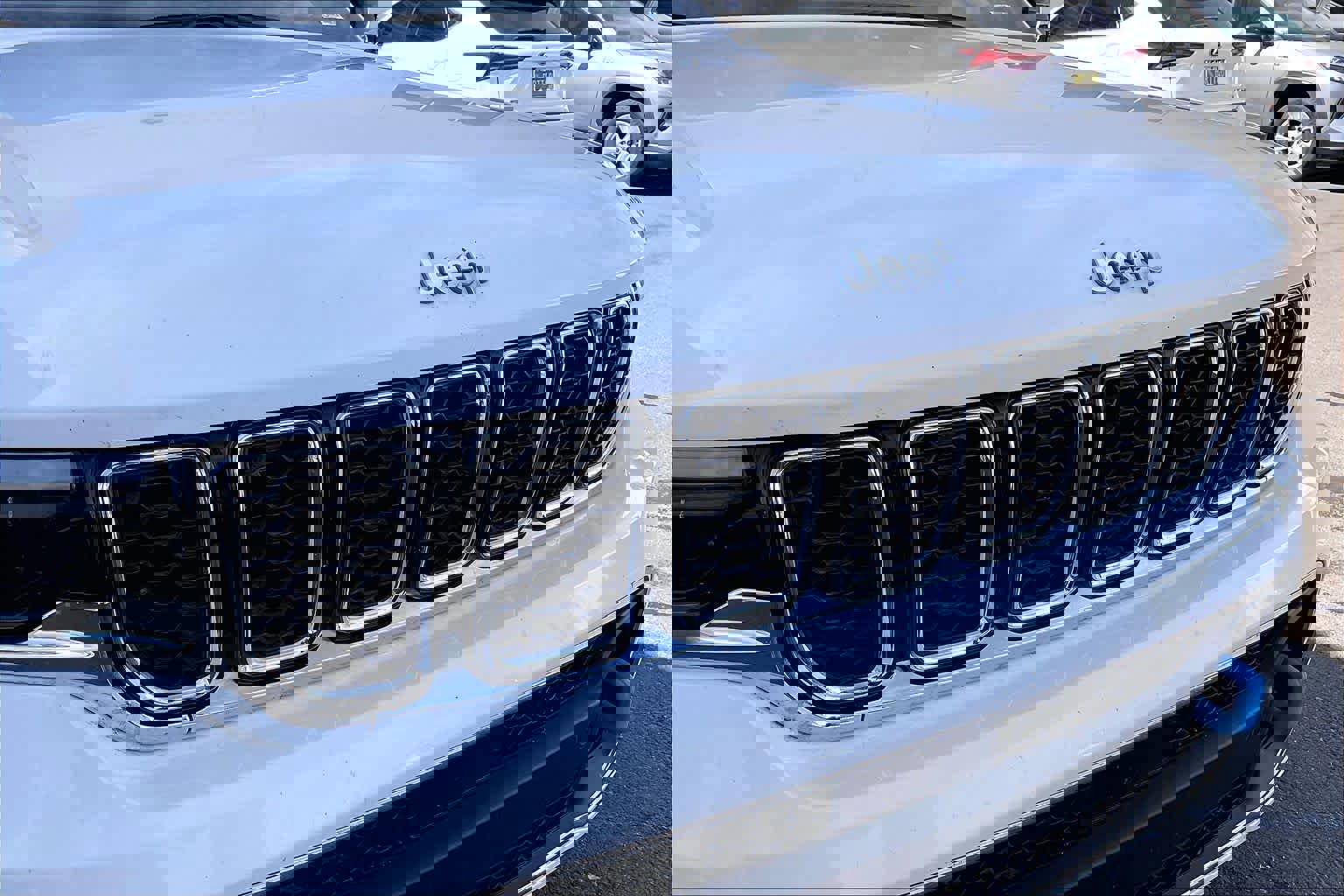 Used 2022 Jeep Grand Cherokee Overland w/ Luxury Tech Group IV image 29