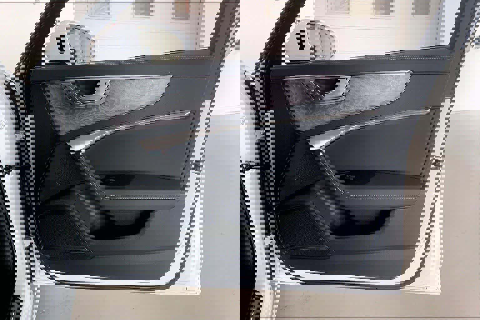 Used 2025 Audi A6 Premium Plus w/ Premium Plus Package image 26