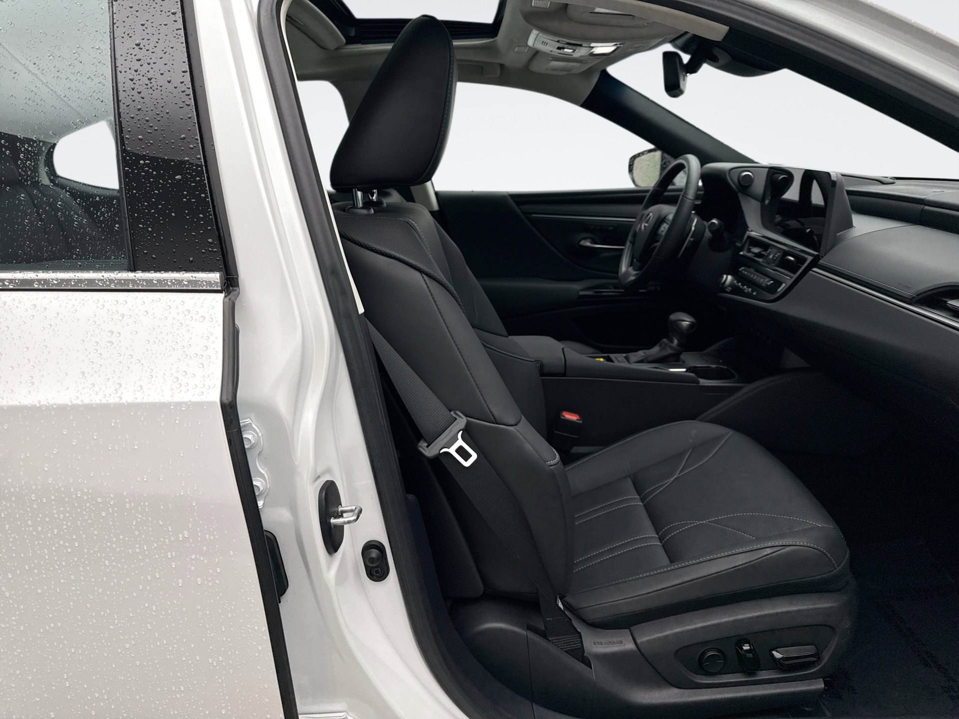 Used 2024 Lexus ES 350 w/ Luxury Package image 17