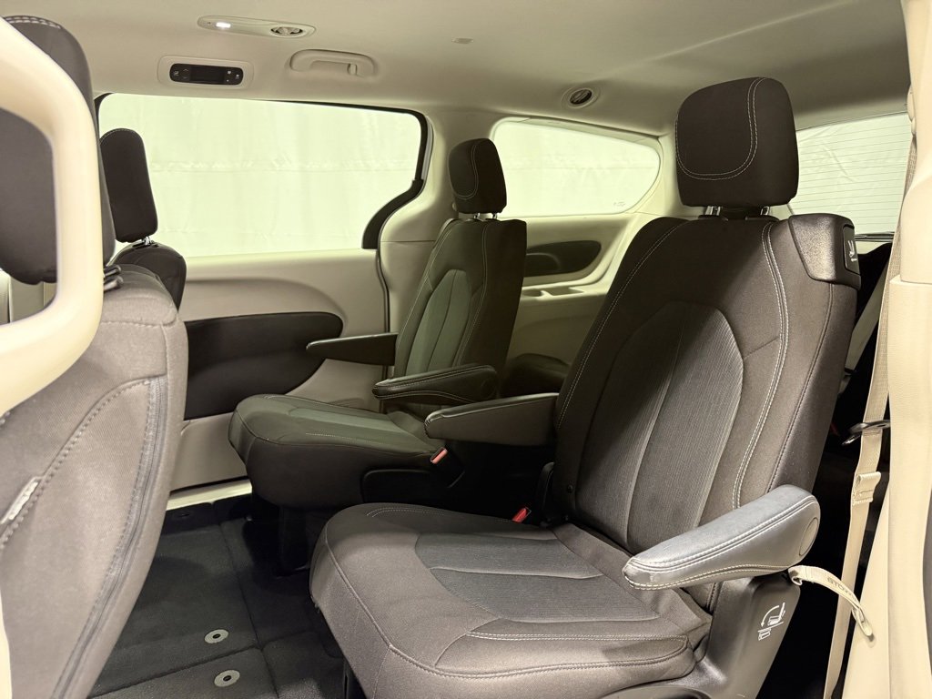 Used 2024 Chrysler Voyager LX image 19