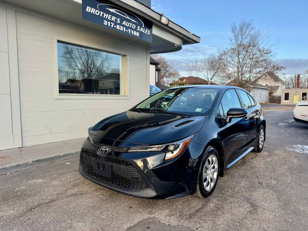 Used 2021 Toyota Corolla LE w/ Carpet Mat Package (TMS) image 4