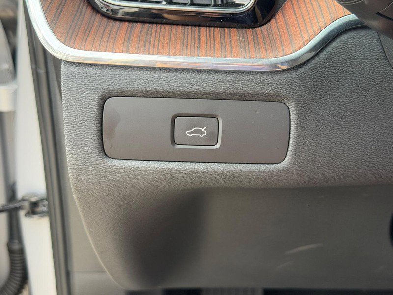 Certified 2023 Volvo XC60 B6 Ultimate w/ Protection Package Premier AWD/4WD image 19