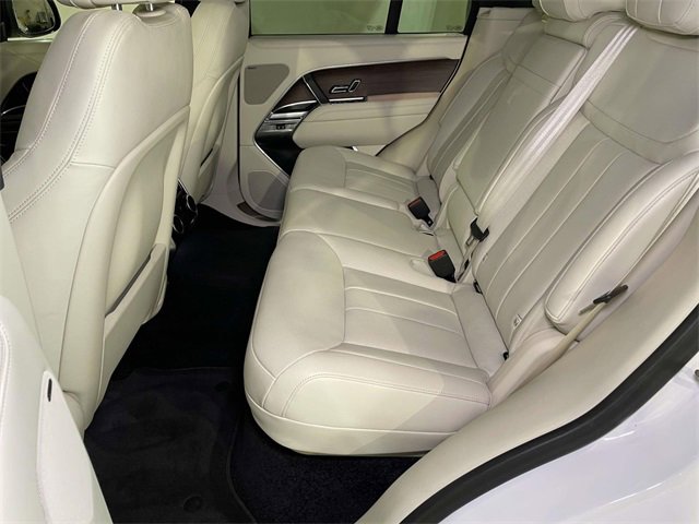 Used 2024 Land Rover Range Rover SE image 18