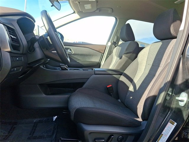 Used 2023 Nissan Rogue SV image 14