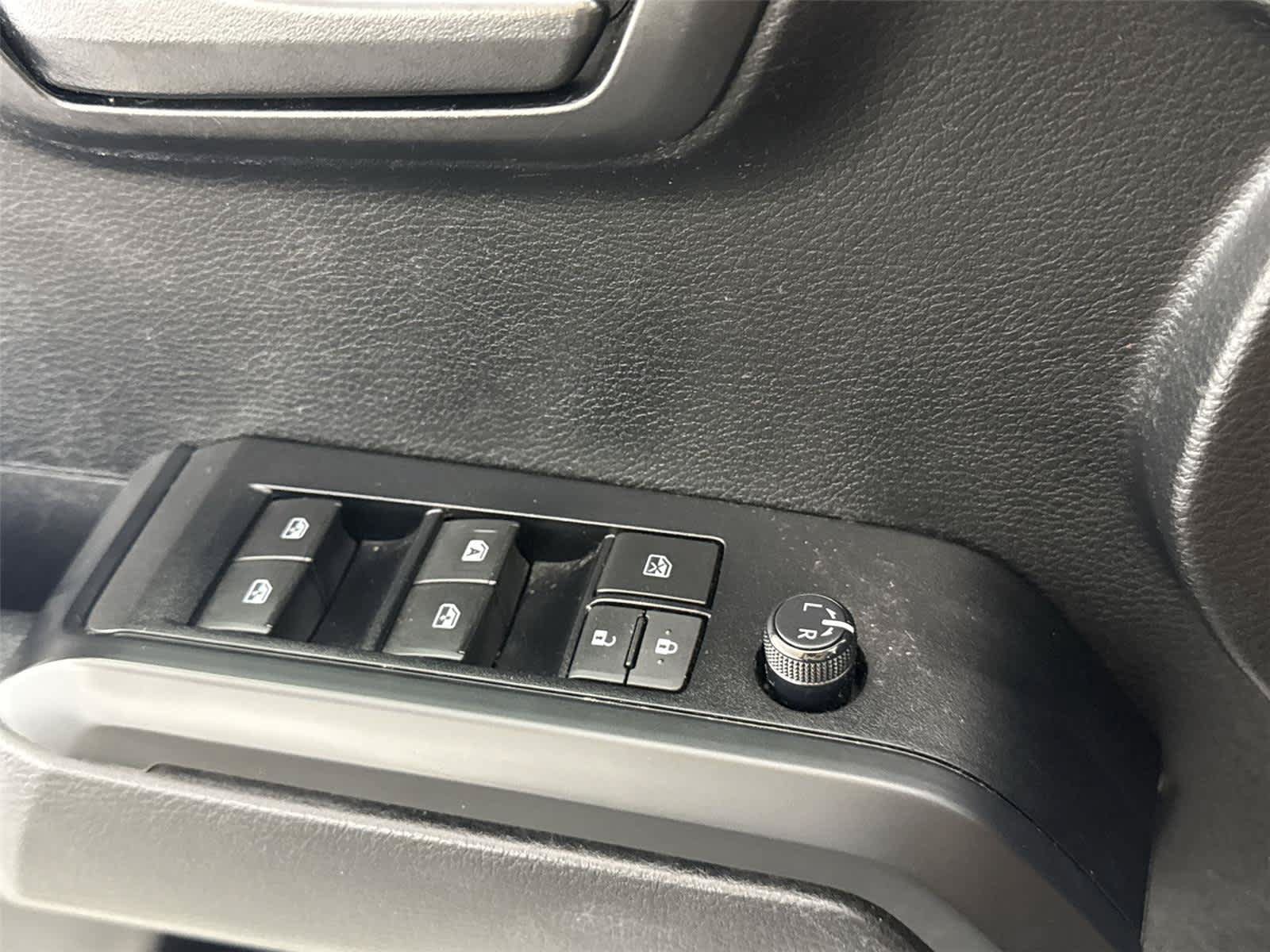 Used 2022 Toyota Tacoma SR AWD/4WD image 20