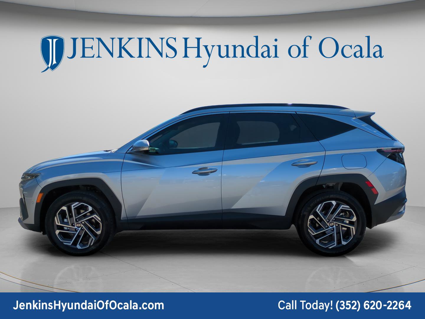 Certified 2025 Hyundai Tucson Limited AWD/4WD image 6