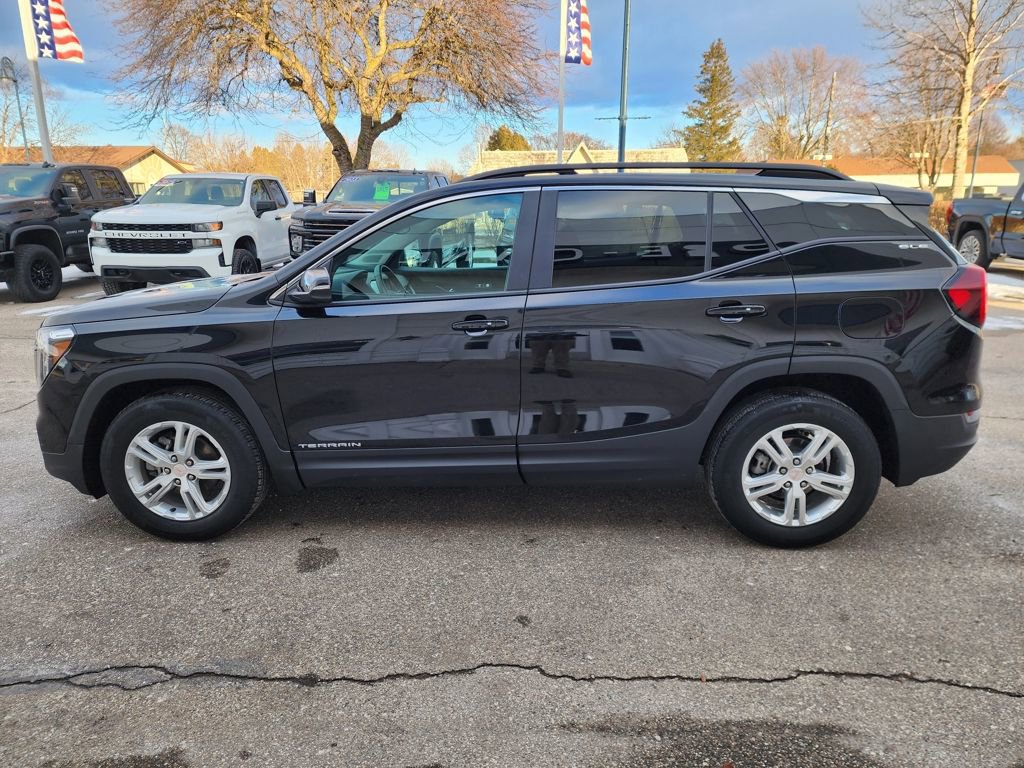 Certified 2024 GMC Terrain SLE w/ Driver Convenience Package image 8