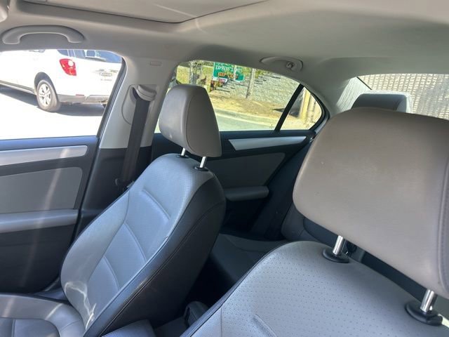 Used 2016 Volkswagen Jetta SEL Premium image 10