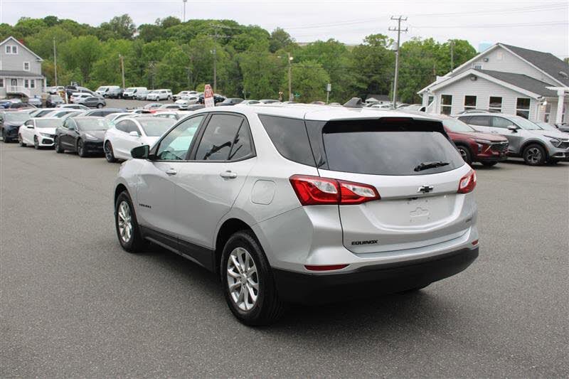 Used 2021 Chevrolet Equinox LS w/ LPO, Blackout Package FWD image 5