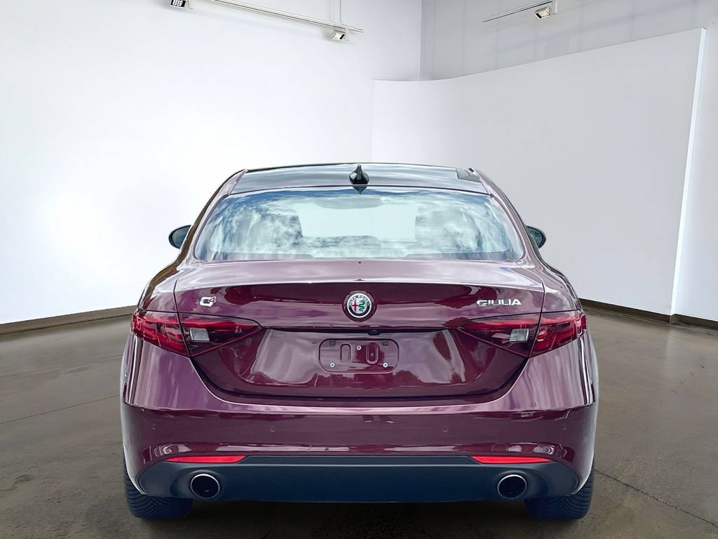 Used 2017 Alfa Romeo Giulia AWD image 5