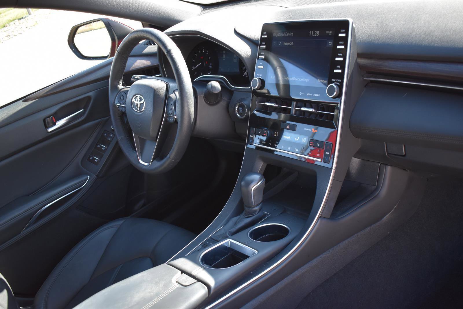 Used 2021 Toyota Avalon XLE image 12