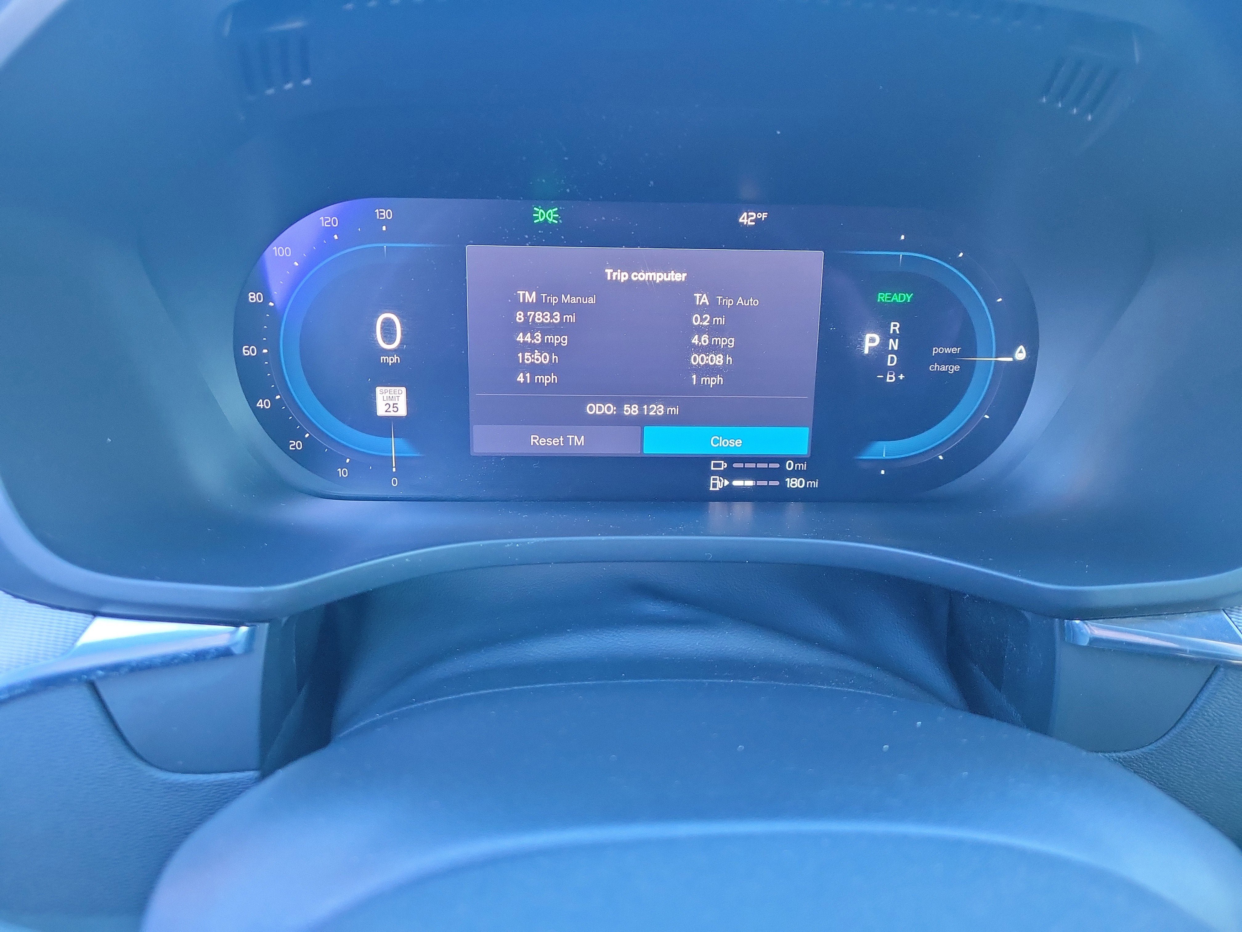 Used 2022 Volvo XC60 T8 R-Design w/ Advanced Package image 21