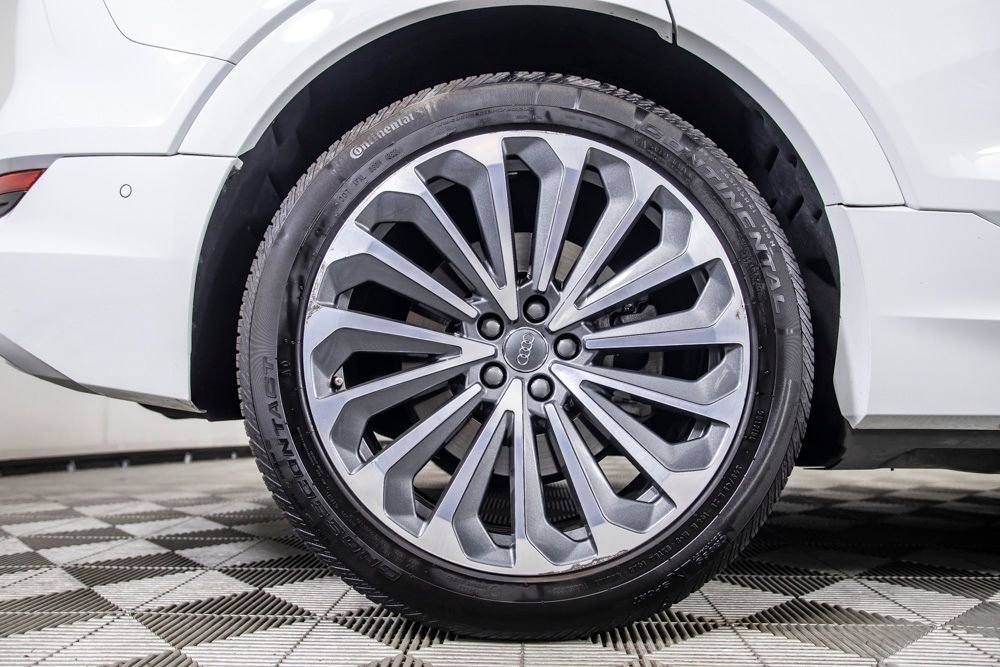 Used 2019 Audi e-tron Prestige AWD/4WD image 41