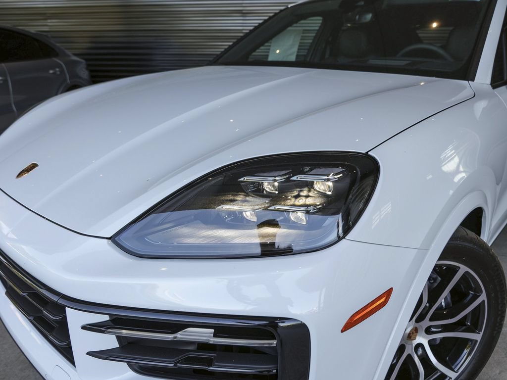 Certified 2026 Porsche Cayenne Coupe AWD/4WD image 12
