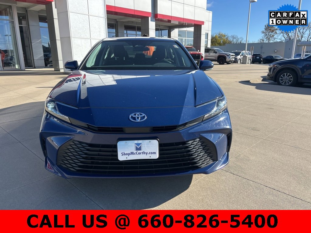 Used 2025 Toyota Camry LE image 3