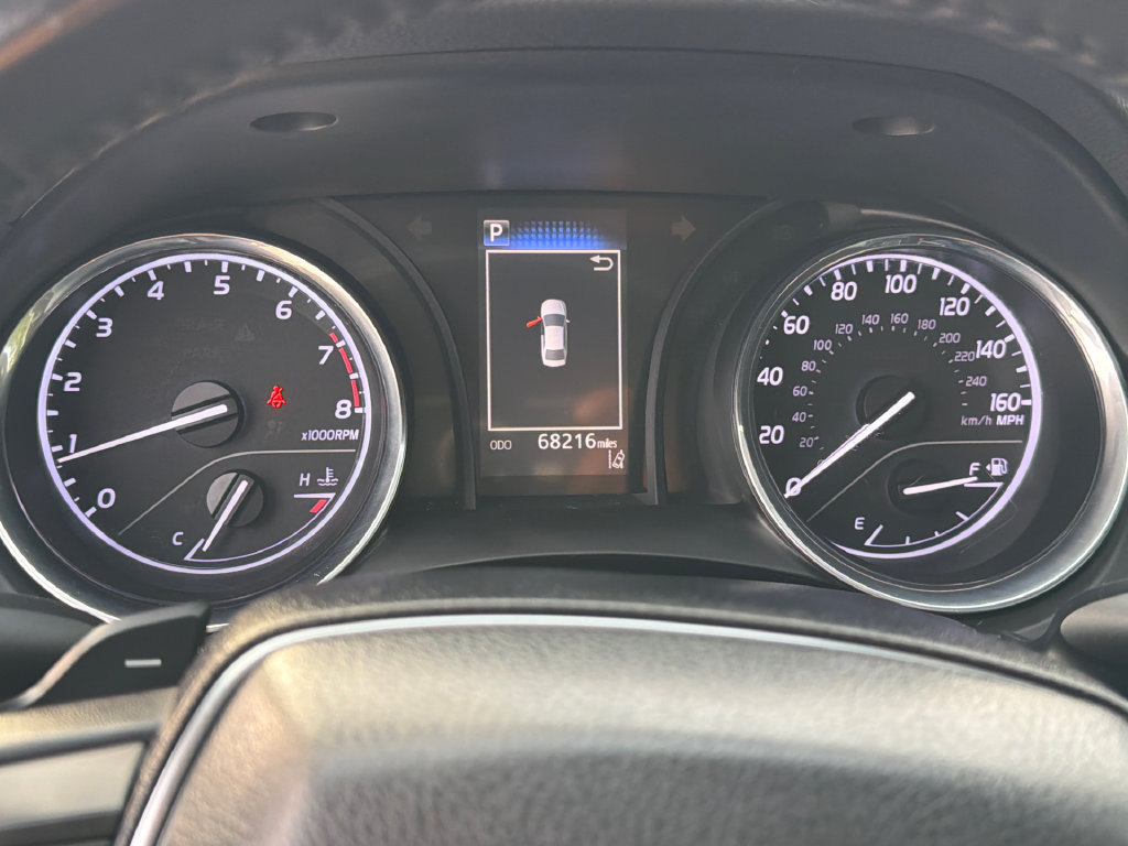 Used 2020 Toyota Camry SE FWD image 19