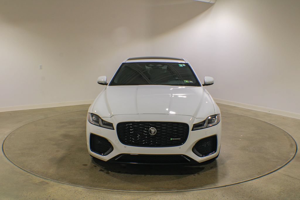Certified 2022 Jaguar XF R-Dynamic SE AWD/4WD image 2