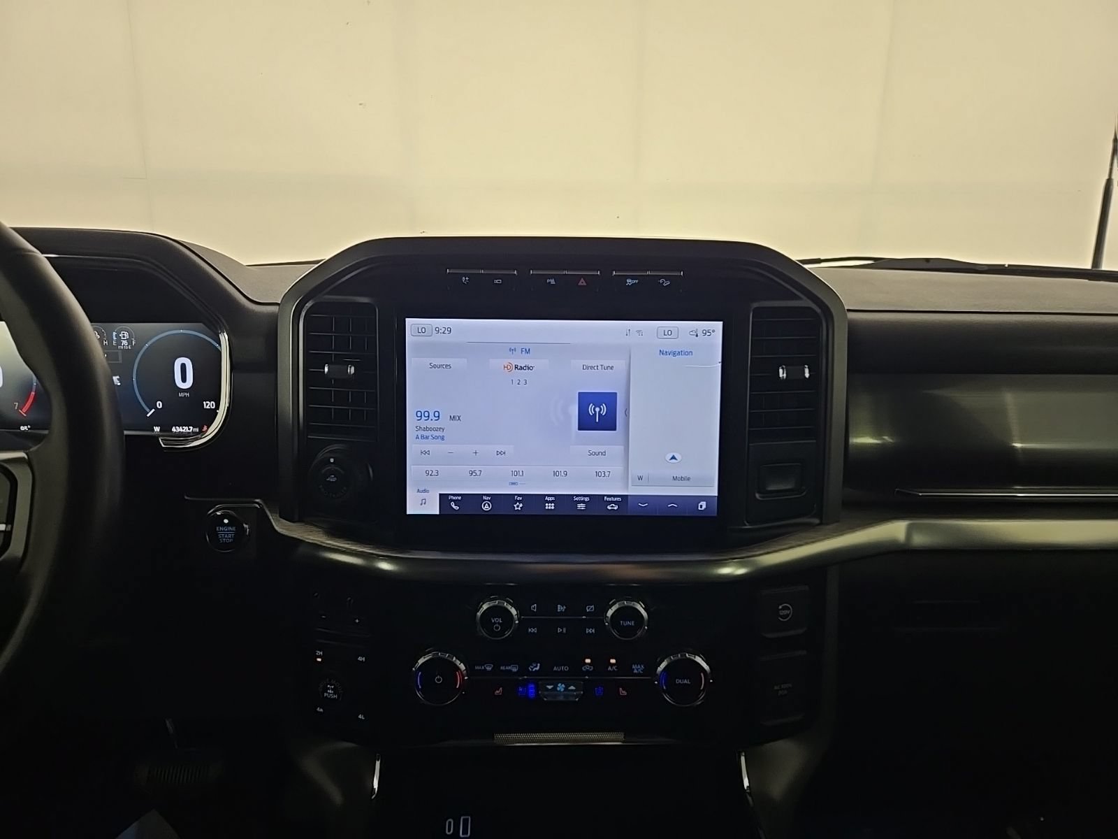 Used 2023 Ford F150 Lariat w/ Trailer Tow Package AWD/4WD image 10