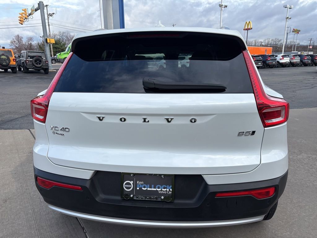 Certified 2023 Volvo XC40 B5 Plus w/ Protection Package AWD/4WD image 7