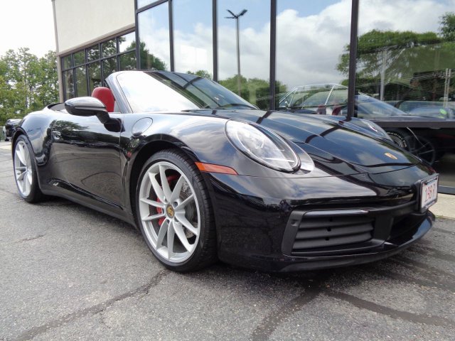 Used 2021 Porsche 911 Carrera RWD image 3