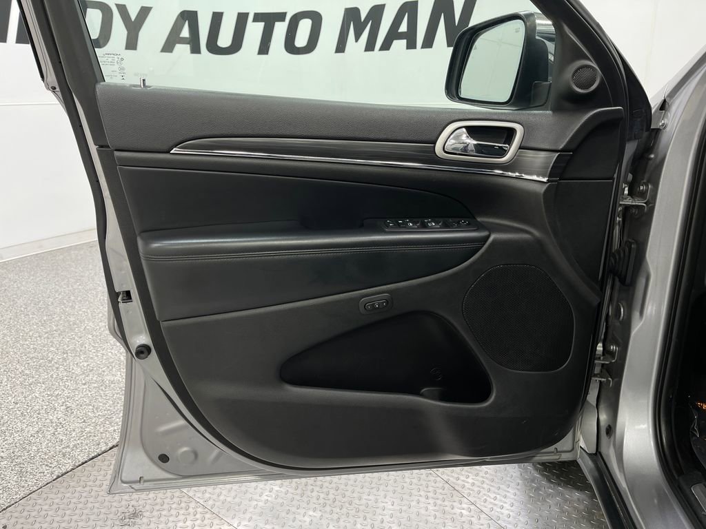 Used 2020 Jeep Grand Cherokee Limited w/ Premium Lighting Group image 15