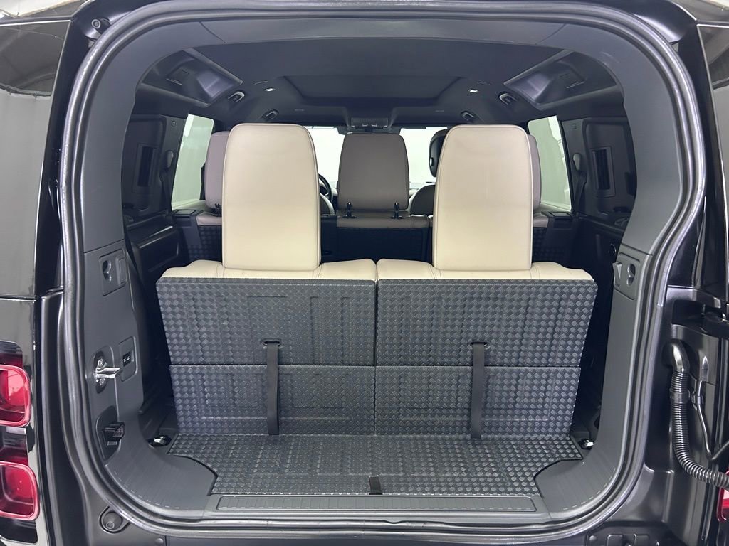 Used 2022 Land Rover Defender 110 XS Edition image 16
