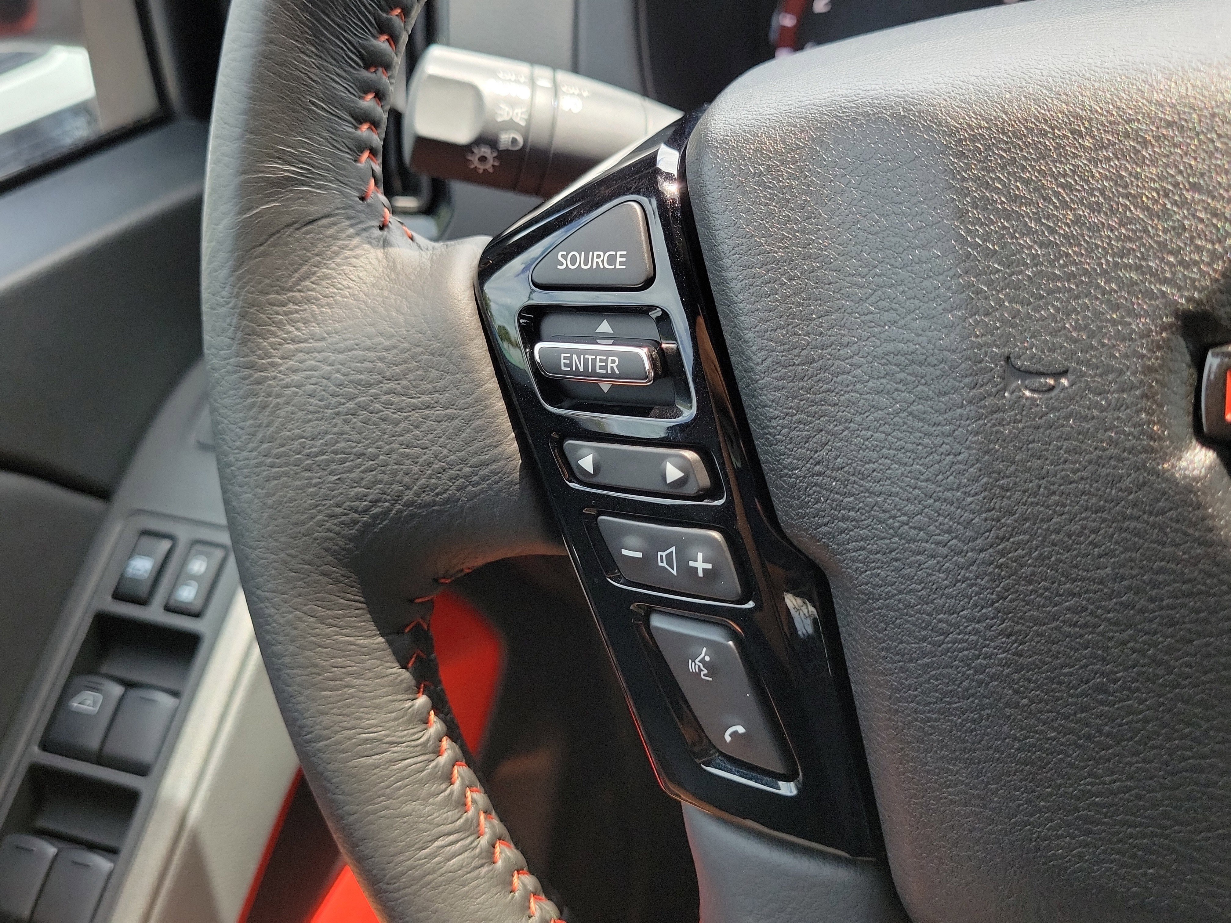 Certified 2025 Nissan Frontier Pro-X RWD image 23