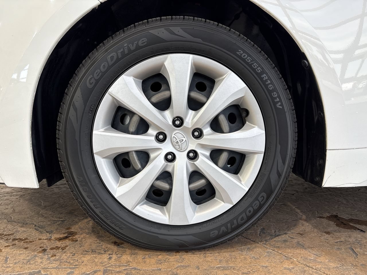 Certified 2024 Toyota Corolla LE FWD image 10