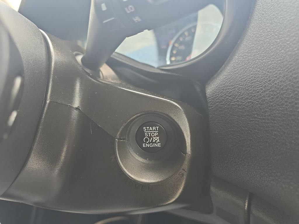 Used 2020 Jeep Renegade Limited w/ UConnect 8.4 Nav Group AWD/4WD image 31