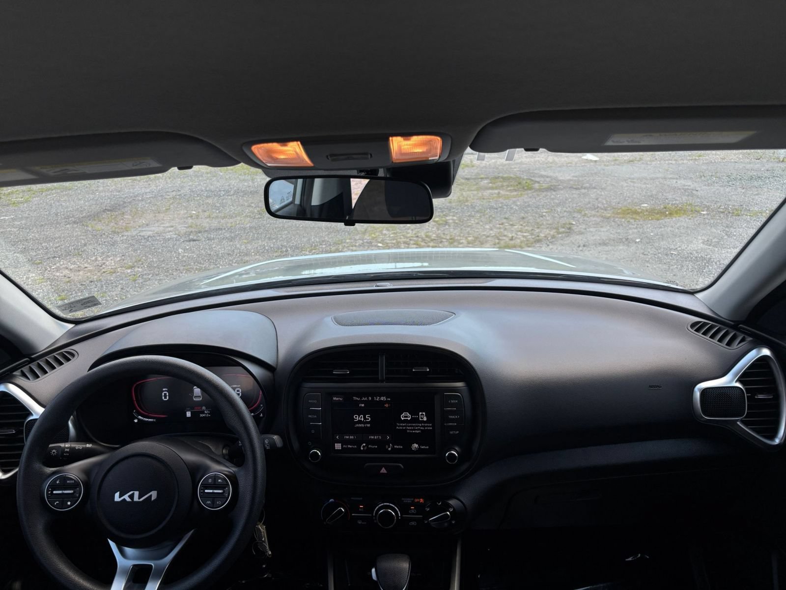 Used 2025 Kia Soul LX w/ LX Technology Package FWD image 23