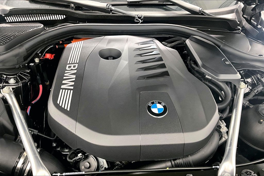 New 2026 BMW 550e xDrive AWD/4WD image 26