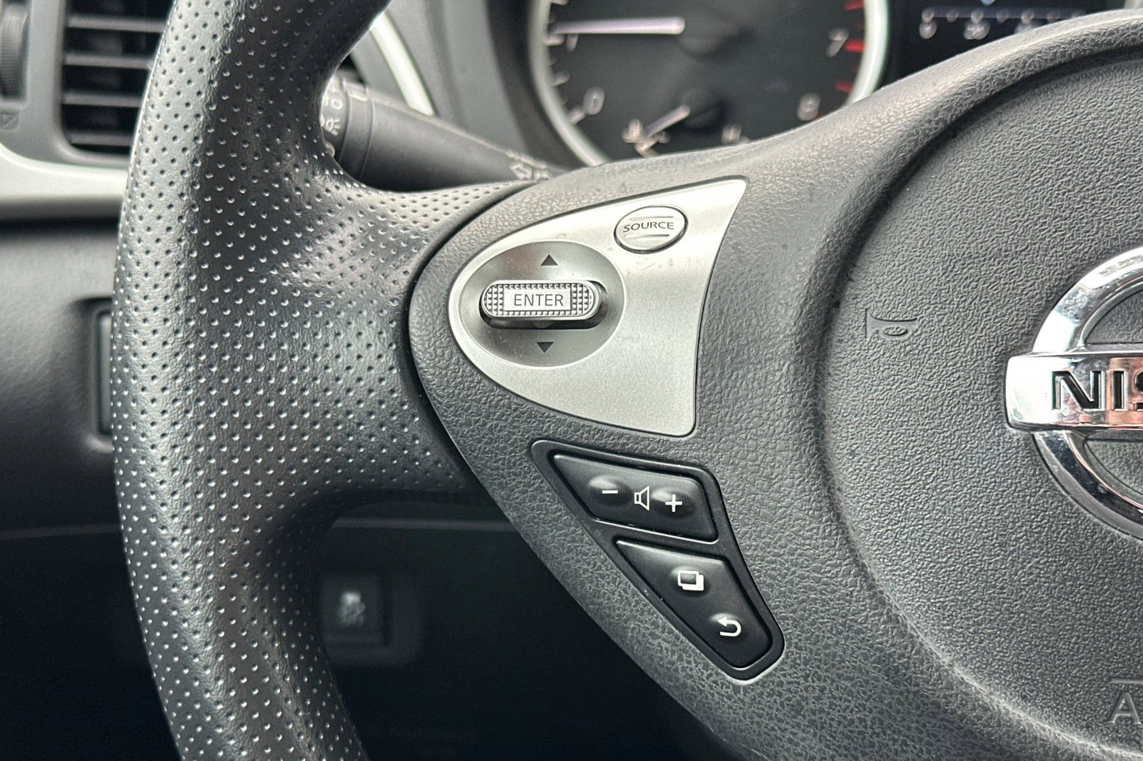 Used 2018 Nissan Sentra S image 27