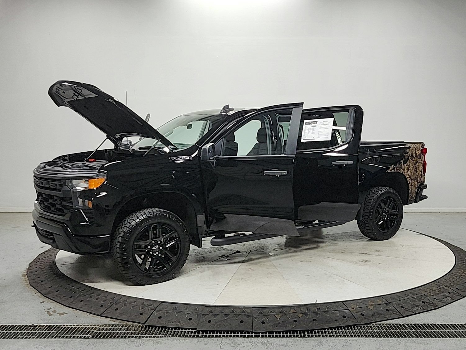 Used 2024 Chevrolet Silverado 1500 Custom Trail Boss w/ Realtree Special Edition AWD/4WD image 11