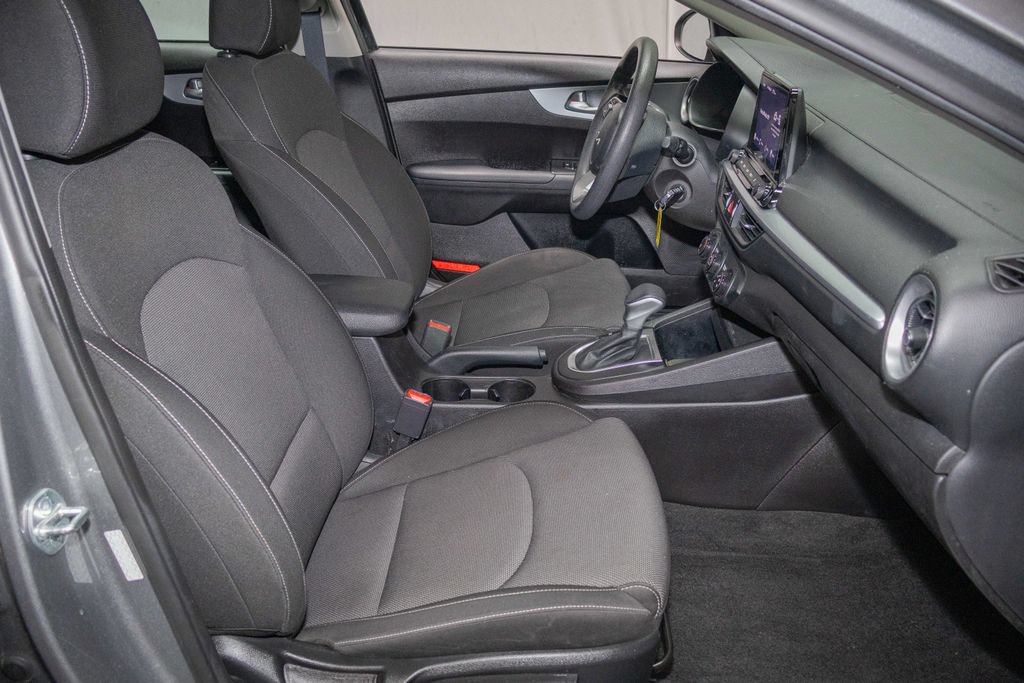 Used 2023 Kia Forte LXS w/ LXS Technology Package FWD image 15