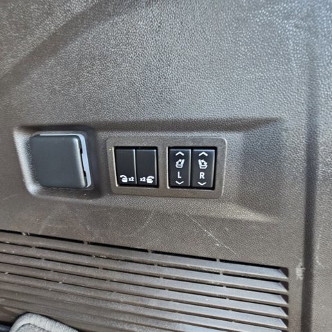 Used 2022 Chevrolet Tahoe Z71 w/ Luxury Package image 19