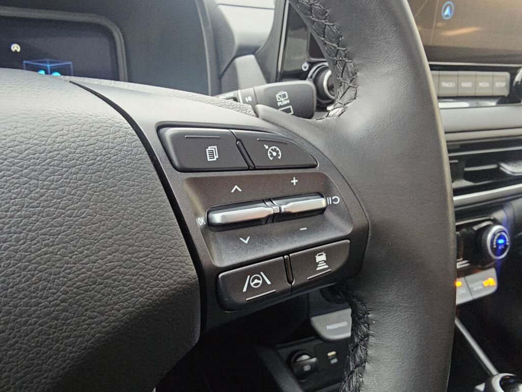 Used 2023 Hyundai Kona Limited image 24