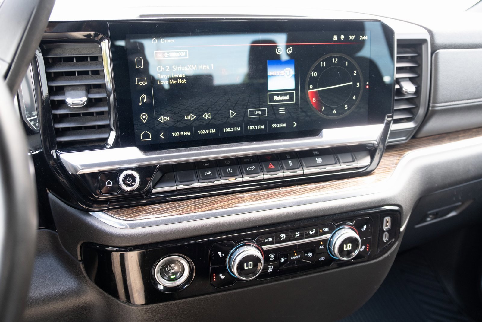 Used 2023 GMC Sierra 1500 SLE image 3