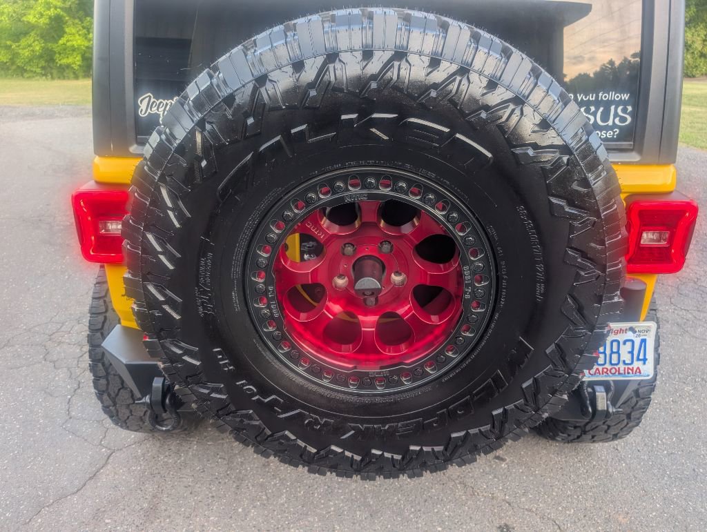 Used 2020 Jeep Wrangler Unlimited Rubicon w/ Dual Top Group AWD/4WD image 21