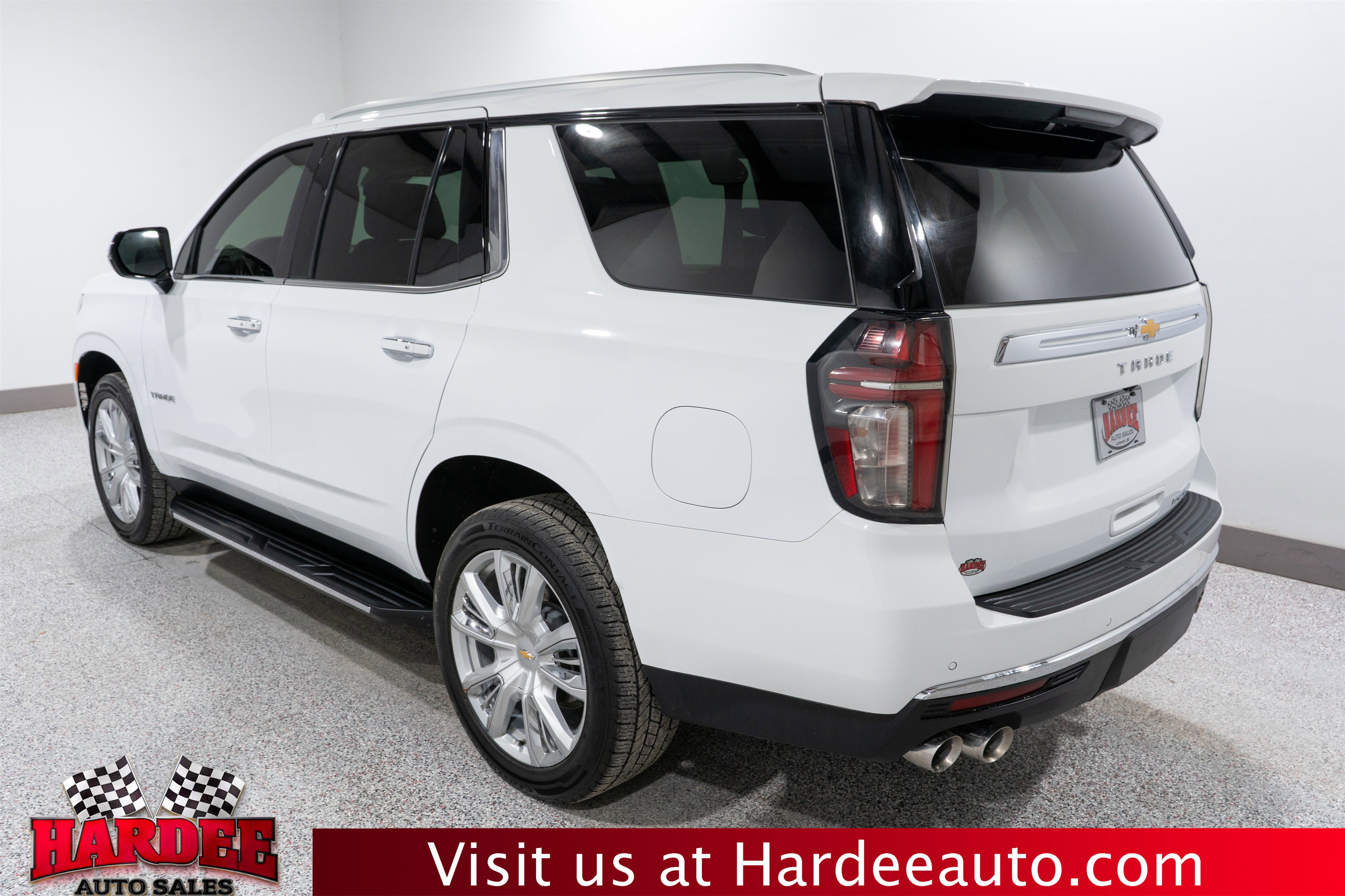 Used 2023 Chevrolet Tahoe Premier AWD/4WD image 3