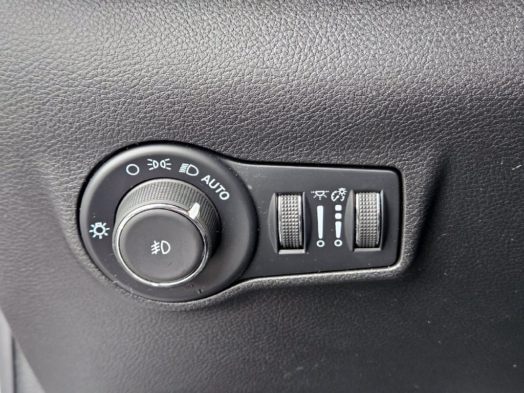 Used 2022 Jeep Compass Limited AWD/4WD image 24