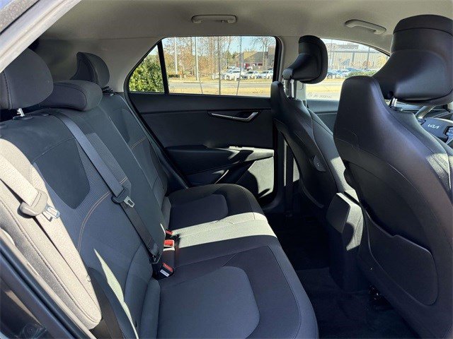 Used 2023 Kia Niro LX image 15