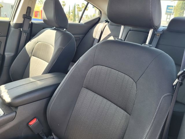 Used 2025 Nissan Altima 2.5 SV FWD image 12