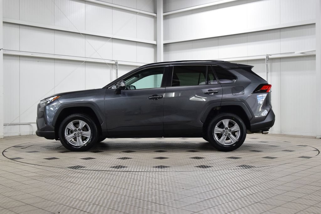 Used 2022 Toyota RAV4 XLE FWD image 4