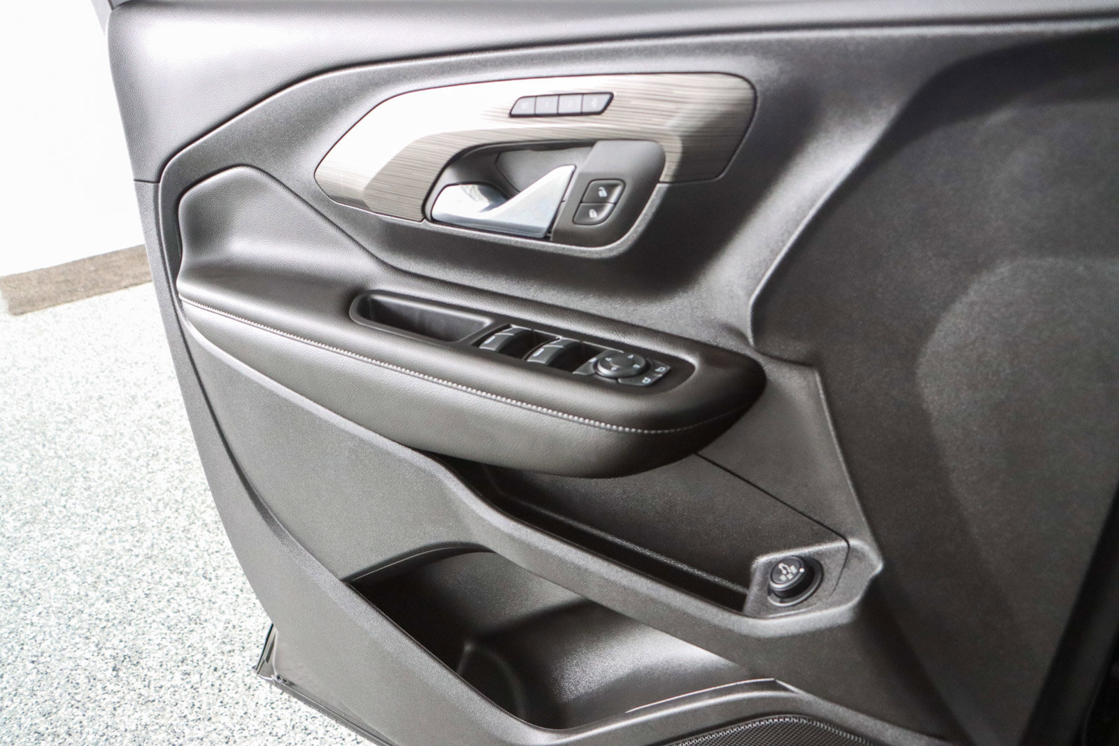 Used 2023 GMC Terrain SLT w/ Elevation Edition FWD image 21