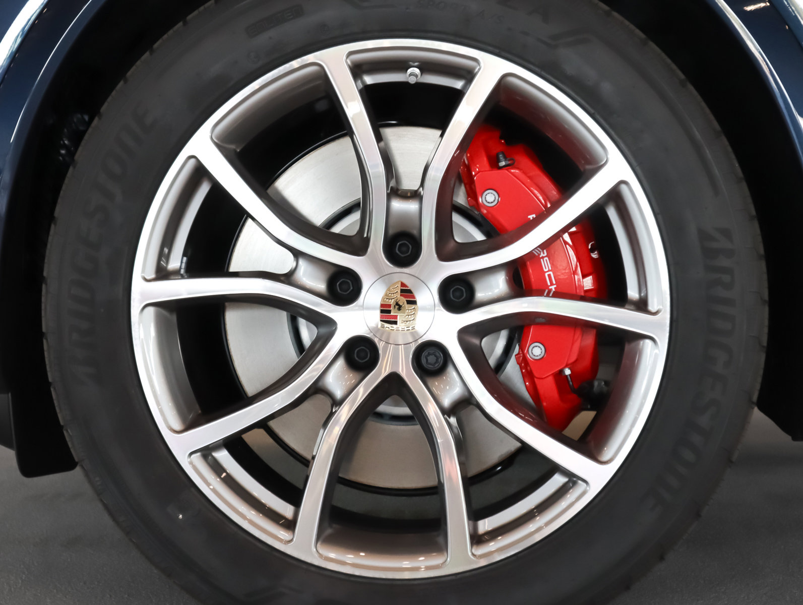 Used 2025 Porsche Cayenne S image 13