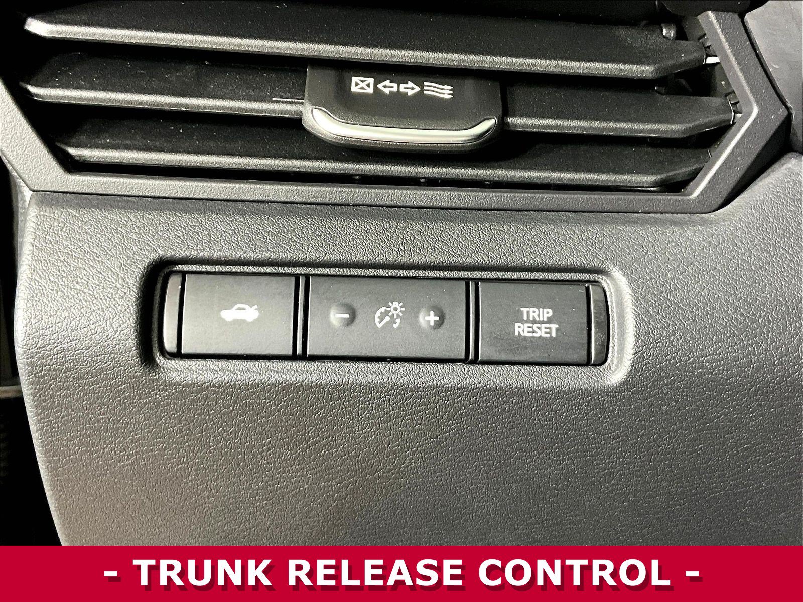 Used 2022 Nissan Altima 2.5 SR FWD image 36