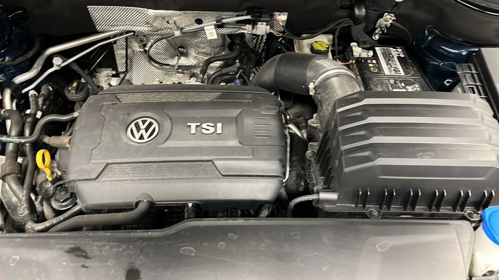 Used 2022 Volkswagen Atlas Cross Sport SE image 32